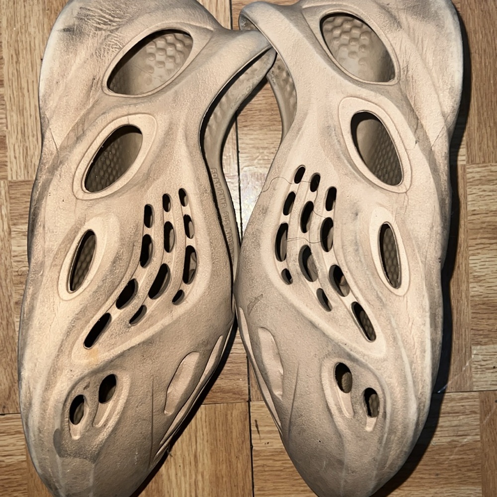 Yeezy Foam Rnnr